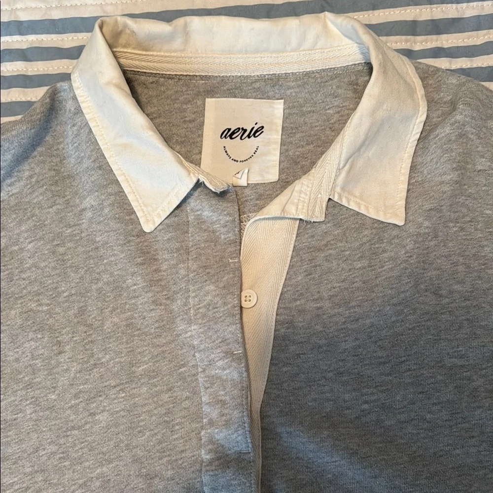 Oversized Collared Sweatshirt - Picture 2 of 3